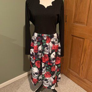 LONG SLEEVE BLACK TOP, RED SKULL DRESS SIZE L  #365